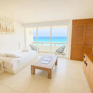 Rodero By Solymar Front In Zone Cancún